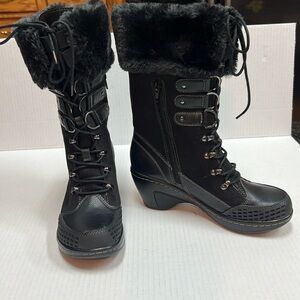 JBU Black Fur-Lined Lace -Up Winter Boots, size 7,5 medium